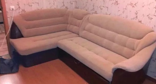 Перетяжка углового дивана. Тюкалинск